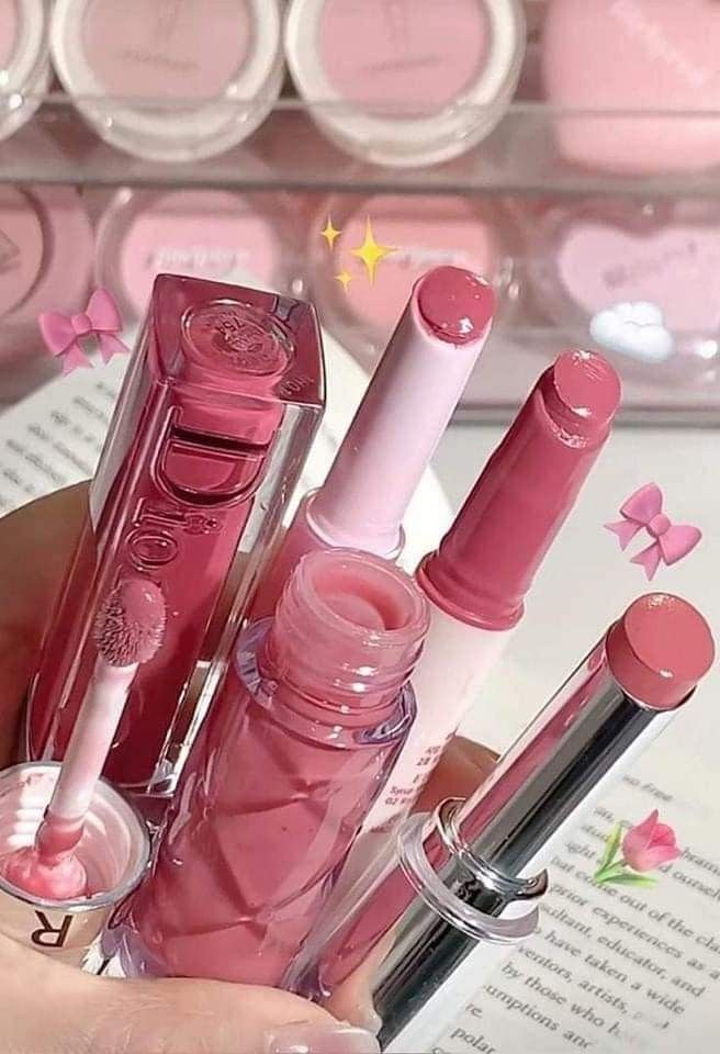 Lipsticks & Lip Gloss