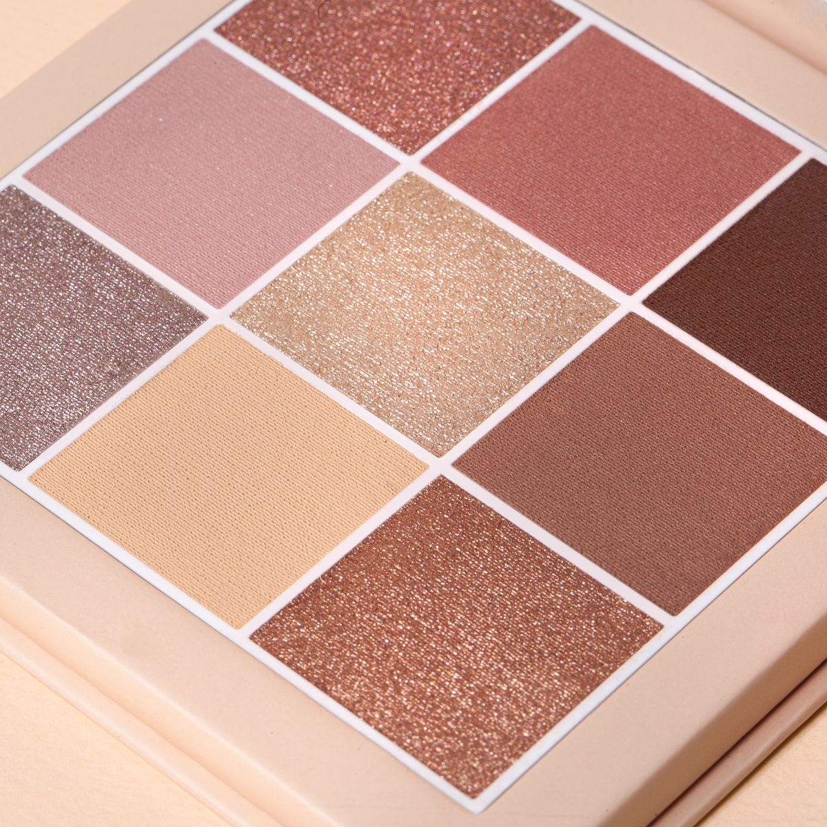 EveFace Spectrum of Grace Eyeshadow Palette: 18-Shade Pro Pigments